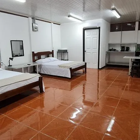 Sleep&Go! Cabina Cuadruple En Siquirres Centro - And Rafting Tour! Siqurres Da Alegria Exterior photo